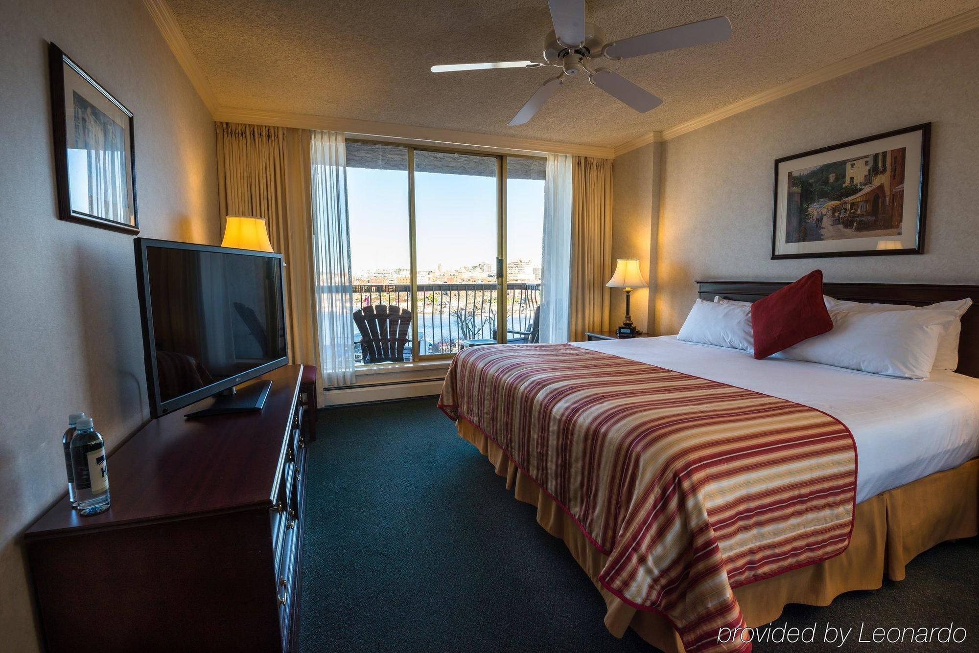 Harbour Towers Hotel & Suites Victoria Exteriör bild