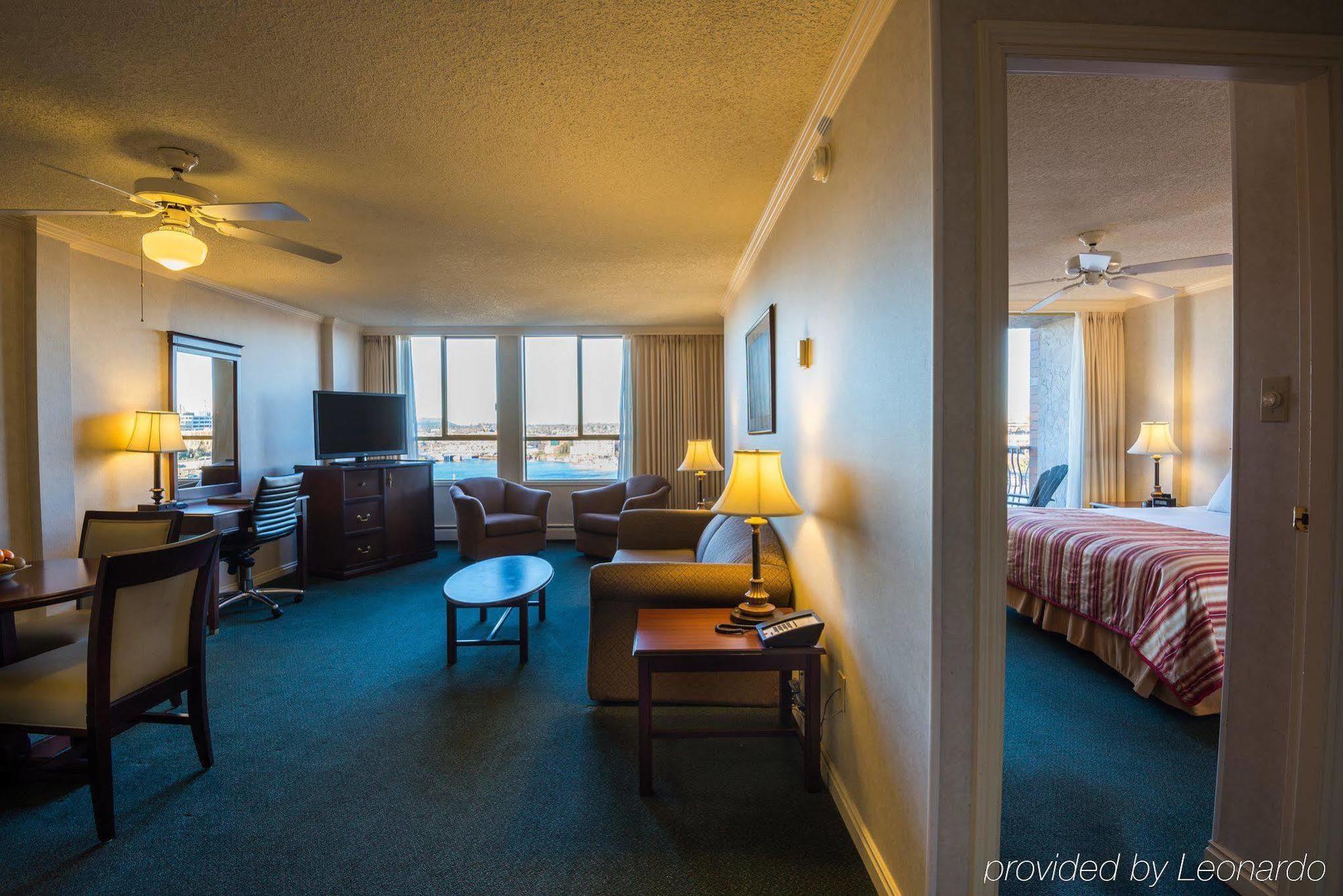 Harbour Towers Hotel & Suites Victoria Exteriör bild