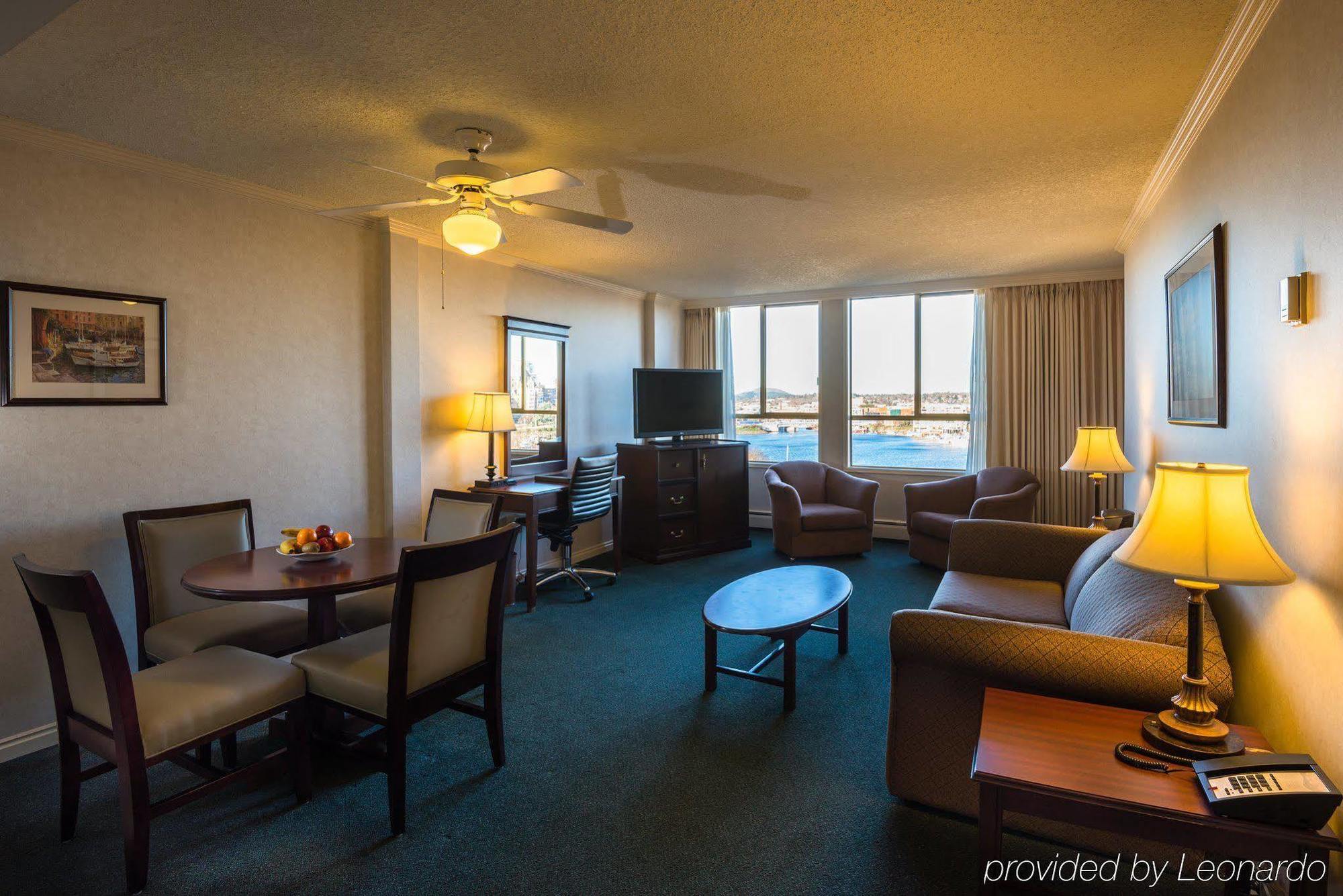 Harbour Towers Hotel & Suites Victoria Exteriör bild