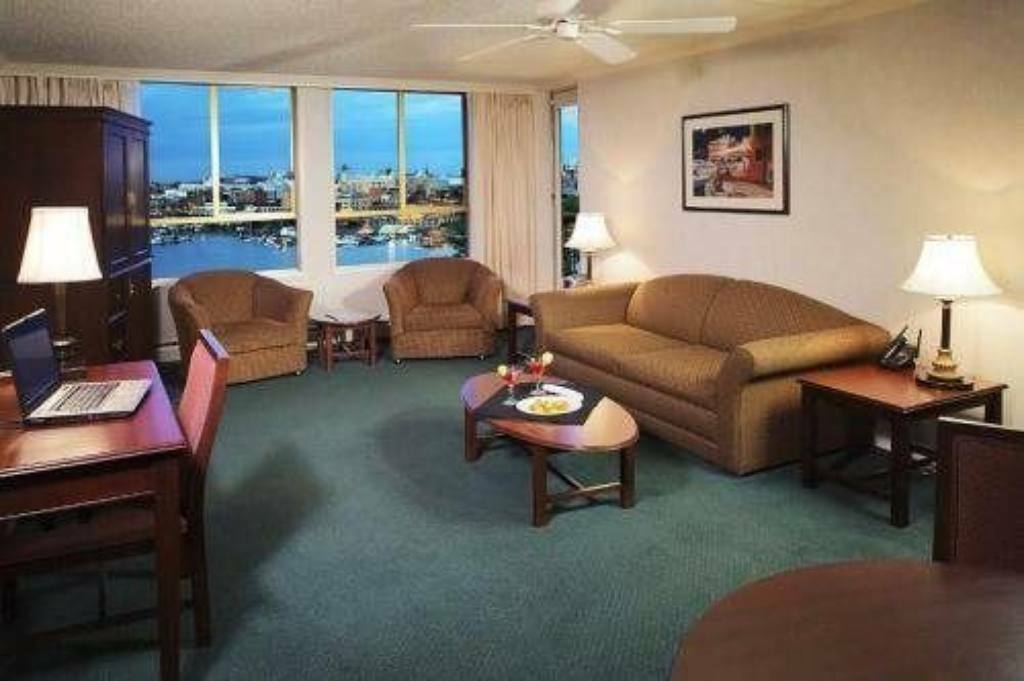 Harbour Towers Hotel & Suites Victoria Exteriör bild