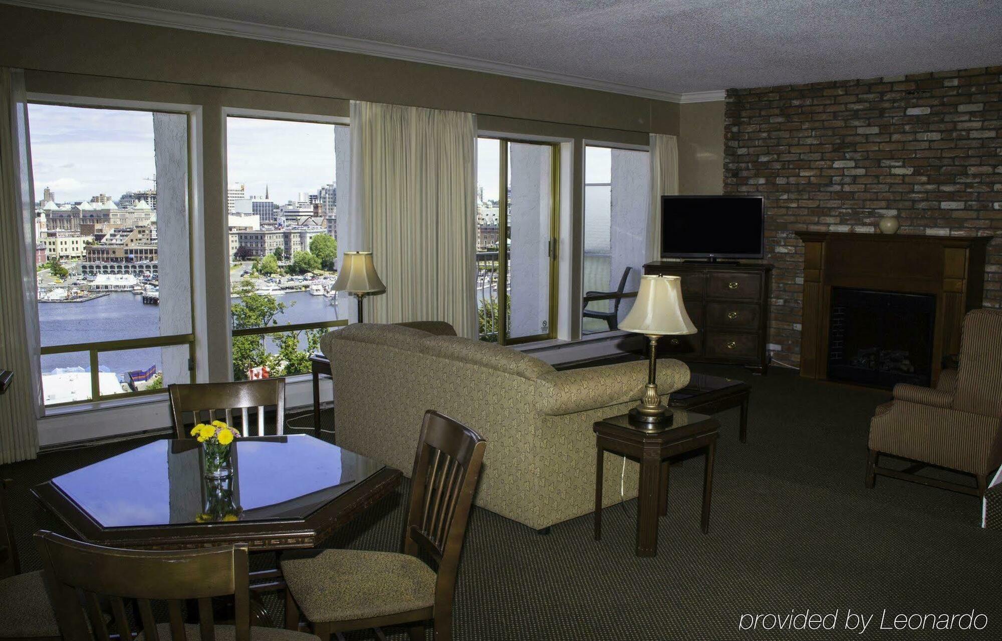 Harbour Towers Hotel & Suites Victoria Exteriör bild